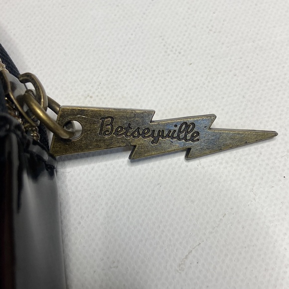 Betsyville Patent Leather Laptop Tote - Picture 4 of 12